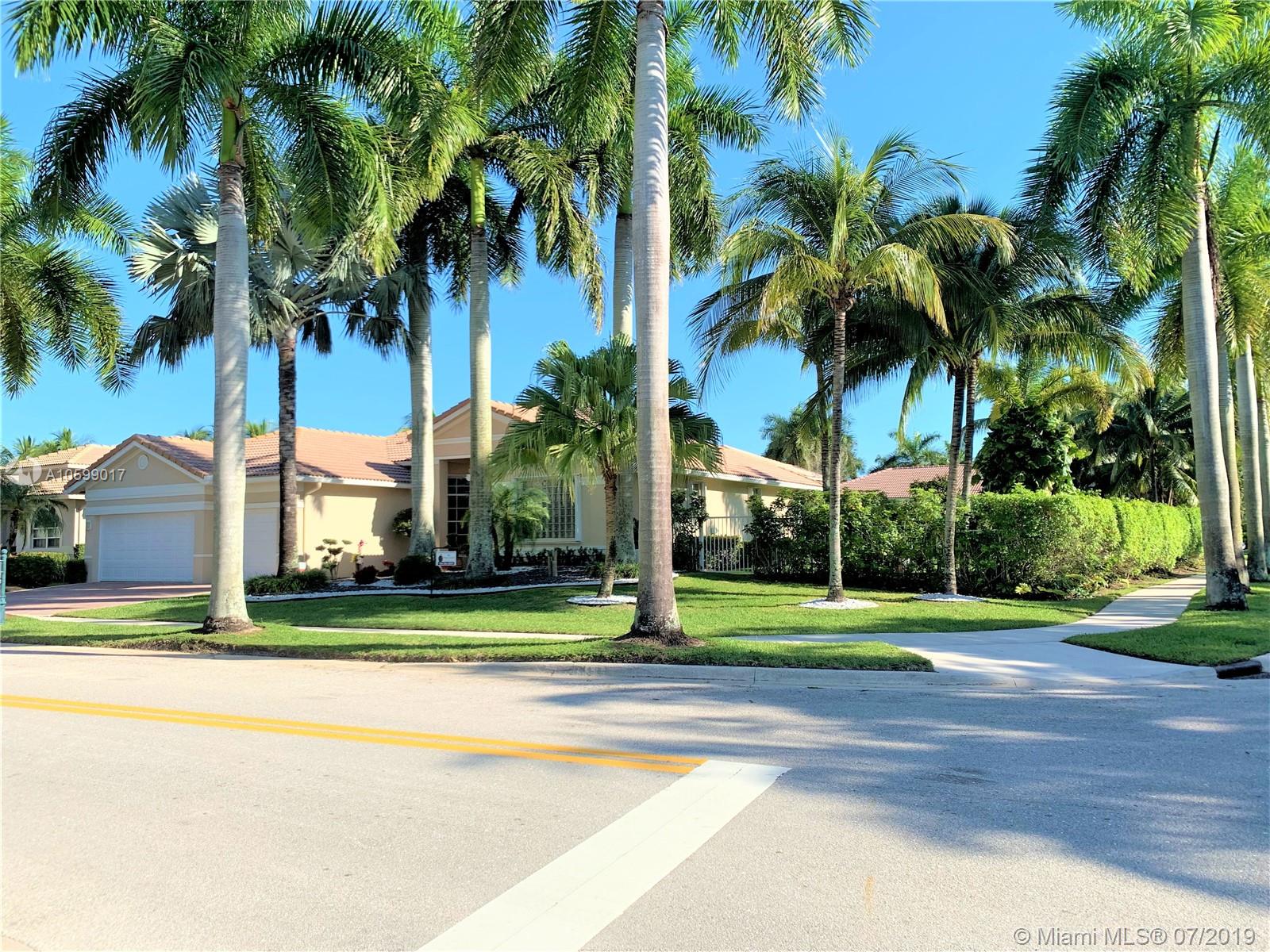 Weston, FL 33327,1605 Victoria Pointe Ln