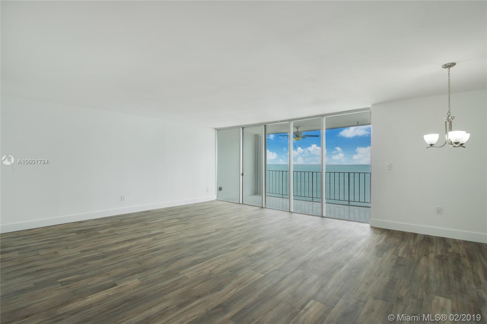 Key Biscayne, FL 33149,881 Ocean Dr #23D