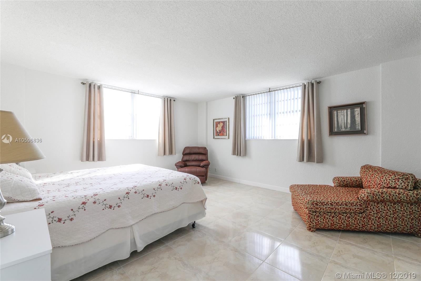 Hollywood, FL 33019,4001 S Ocean Dr #4B