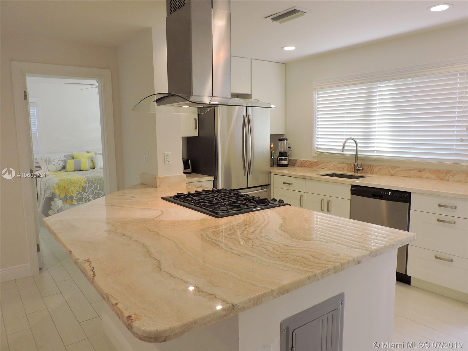 Hollywood, FL 33019,314 New Hampshire St #23