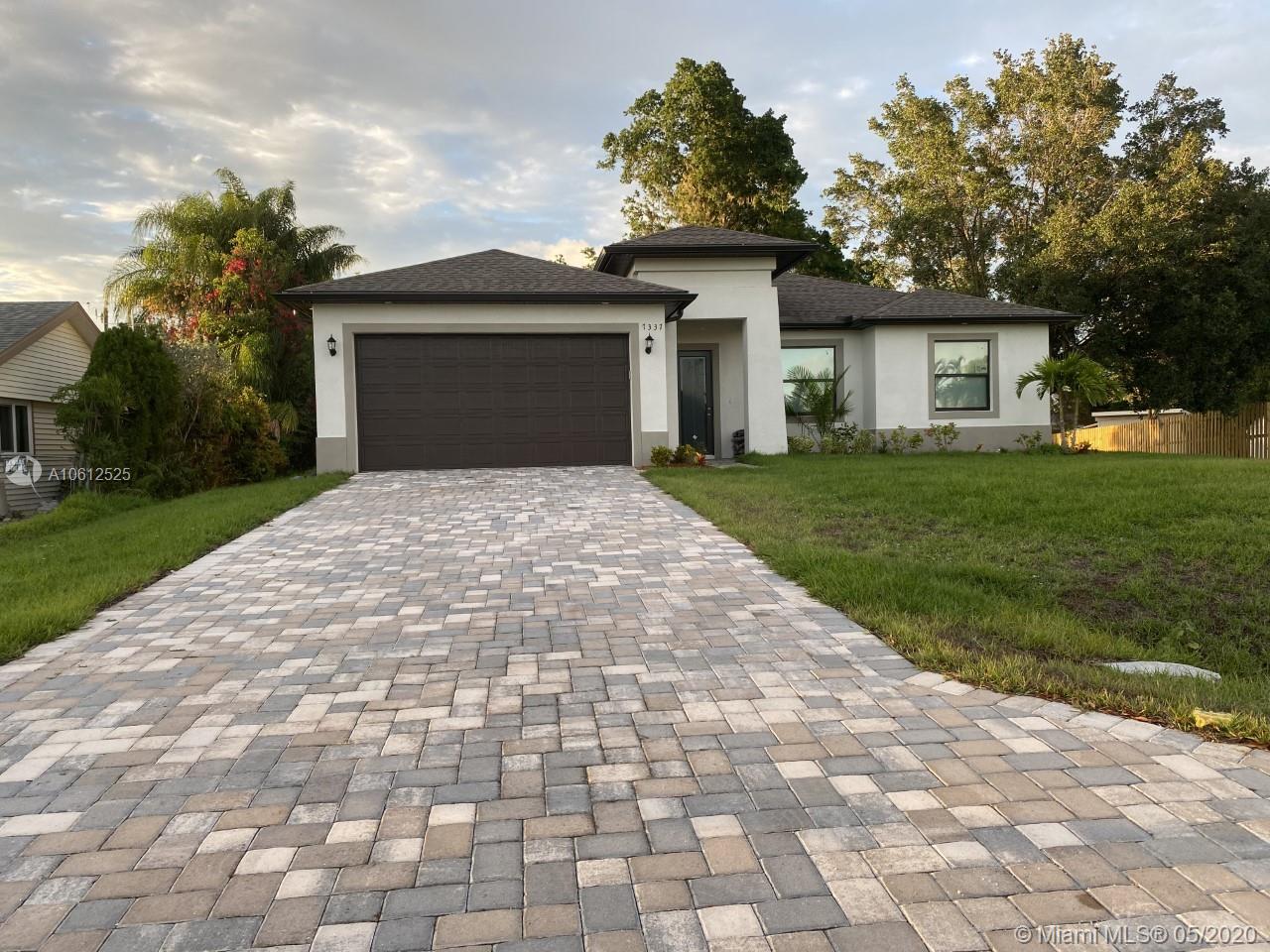 7337 Lobelia Rd, Fort Myers, FL 33967