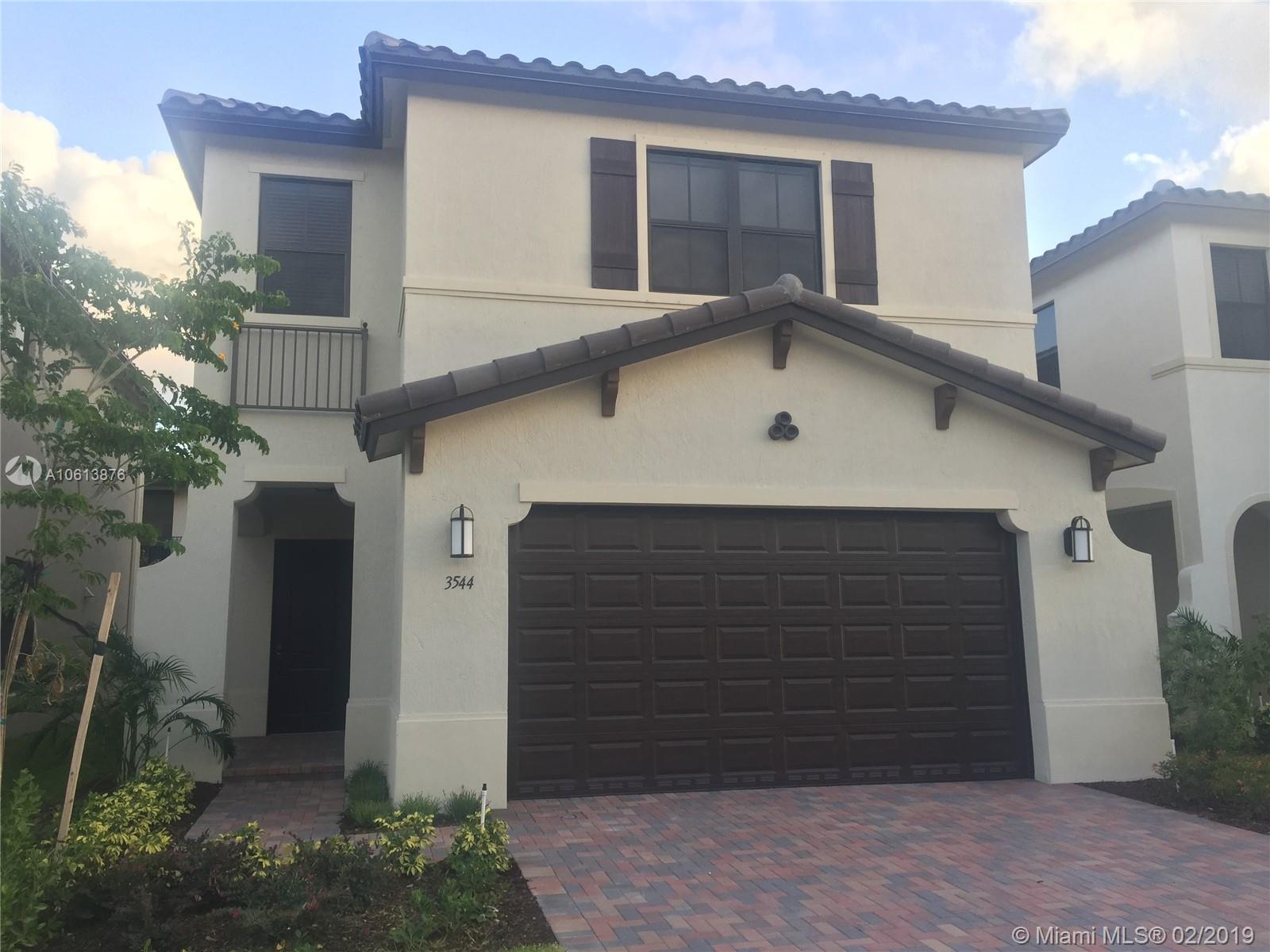 3544 W 97th St, Hialeah, FL 33018