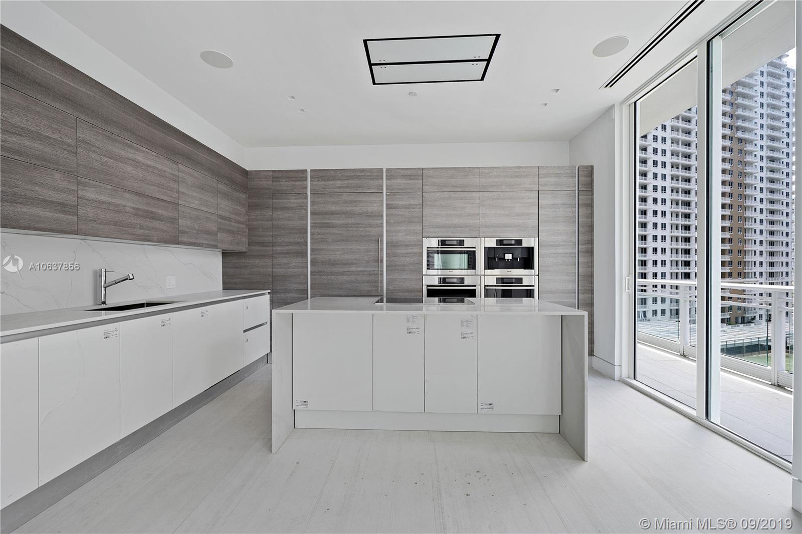 Miami, FL 33131,900 Brickell Key Blvd #901