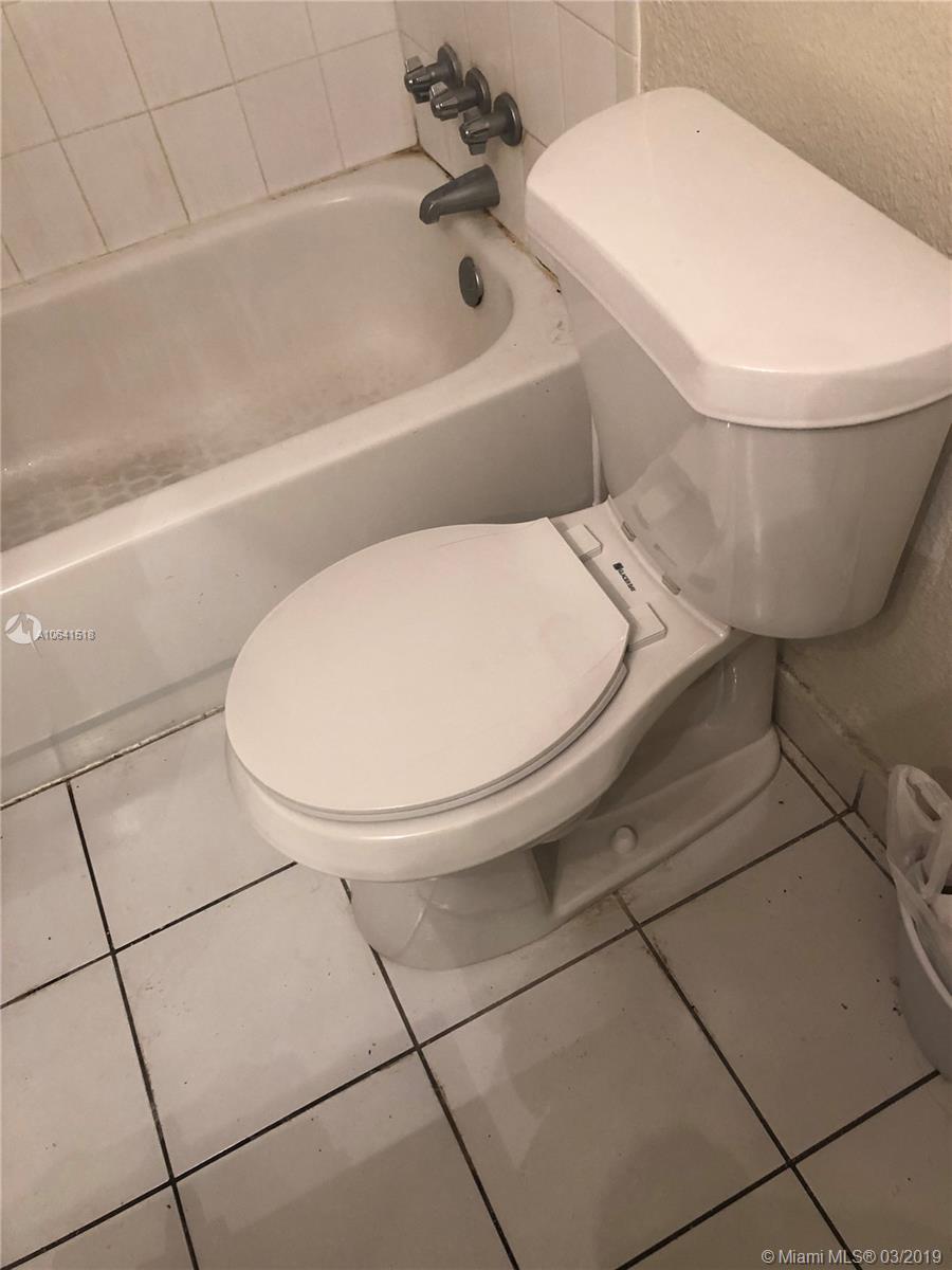 5100 SW 41st St 322, Pembroke Park, Florida 33023, 2 Bedrooms Bedrooms, ,2 BathroomsBathrooms,Residential,For Sale,5100 SW 41st St 322,A10641518