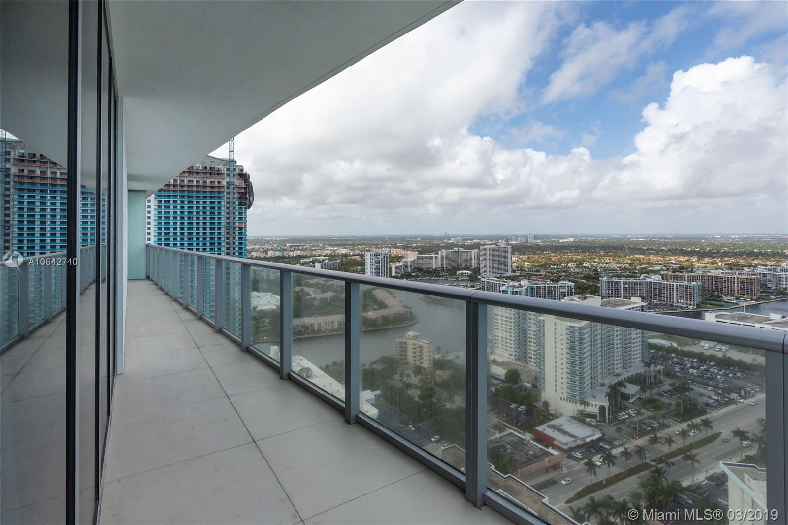 Hollywood, FL 33019,4111 S Ocean Dr #3002