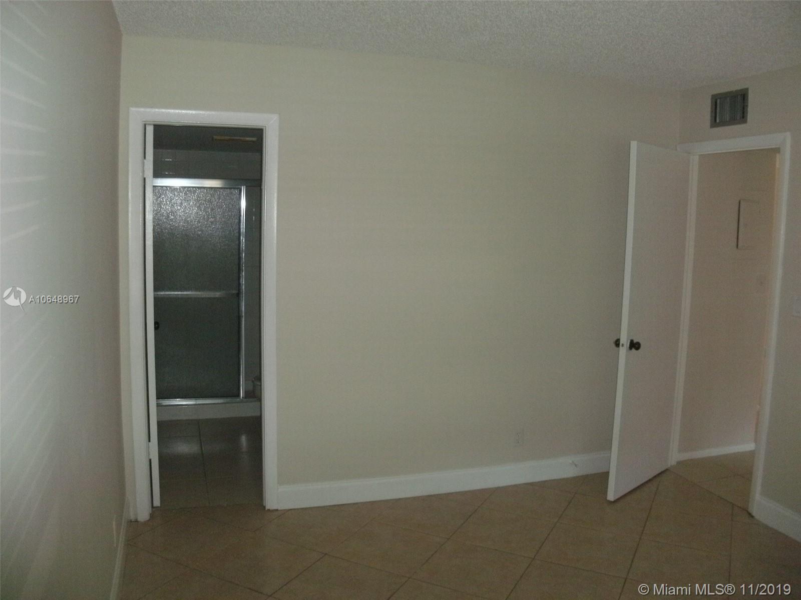 Sunrise, FL 33351,10055 Winding Lake Rd #101