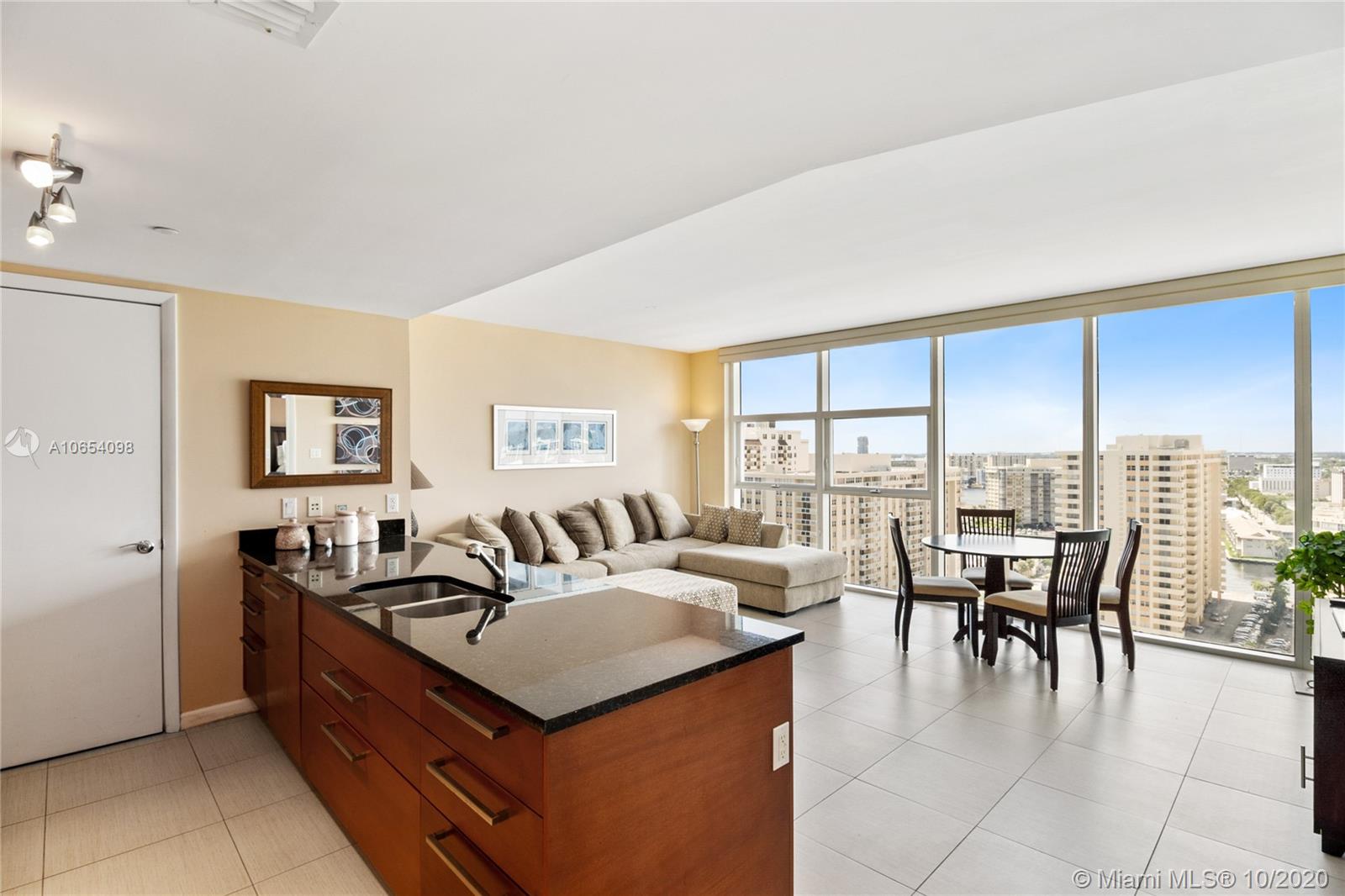 Hallandale Beach, FL 33009,1830 S Ocean Dr #1807