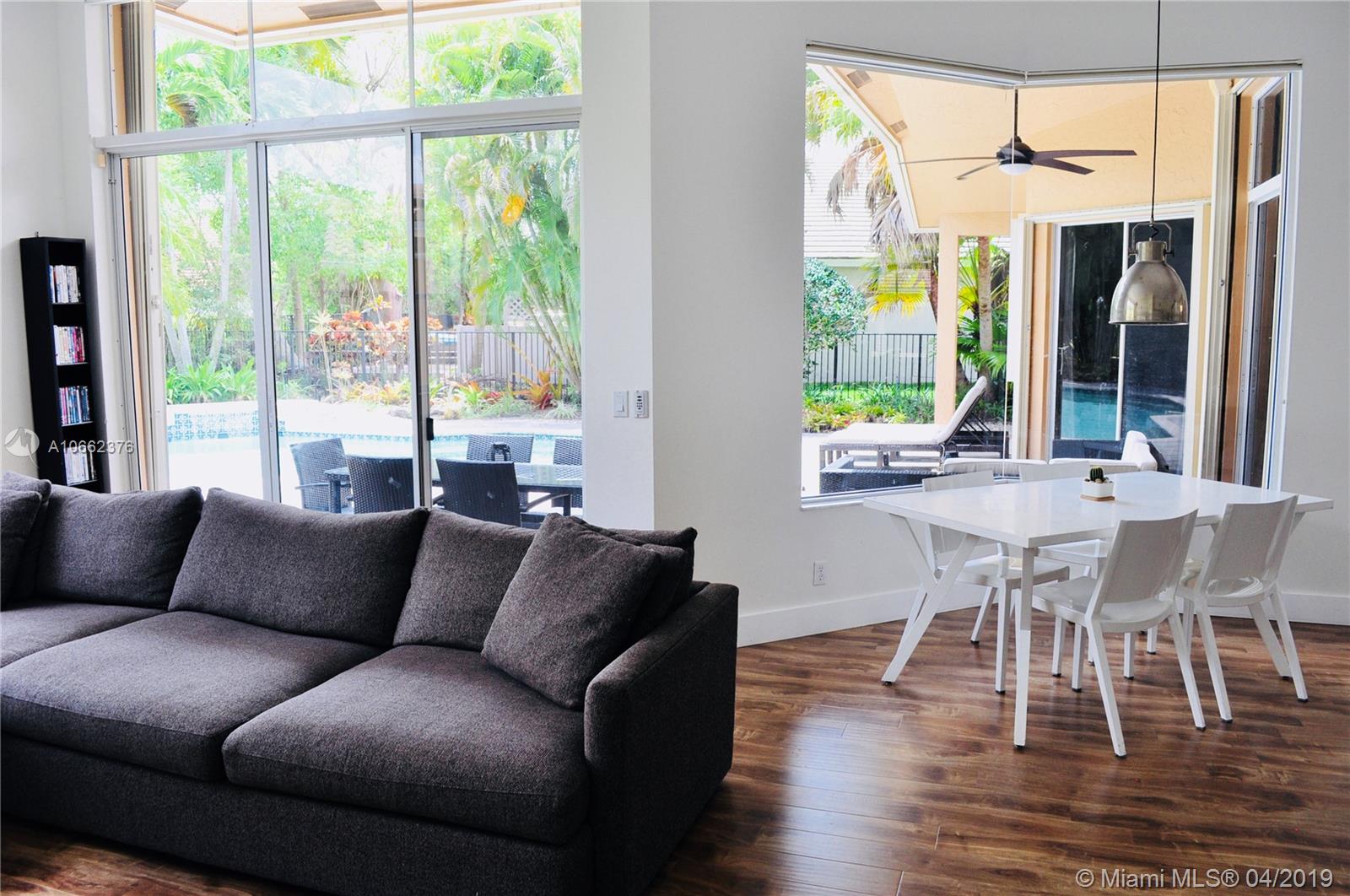 280 Landings Blvd, Weston, FL 33327