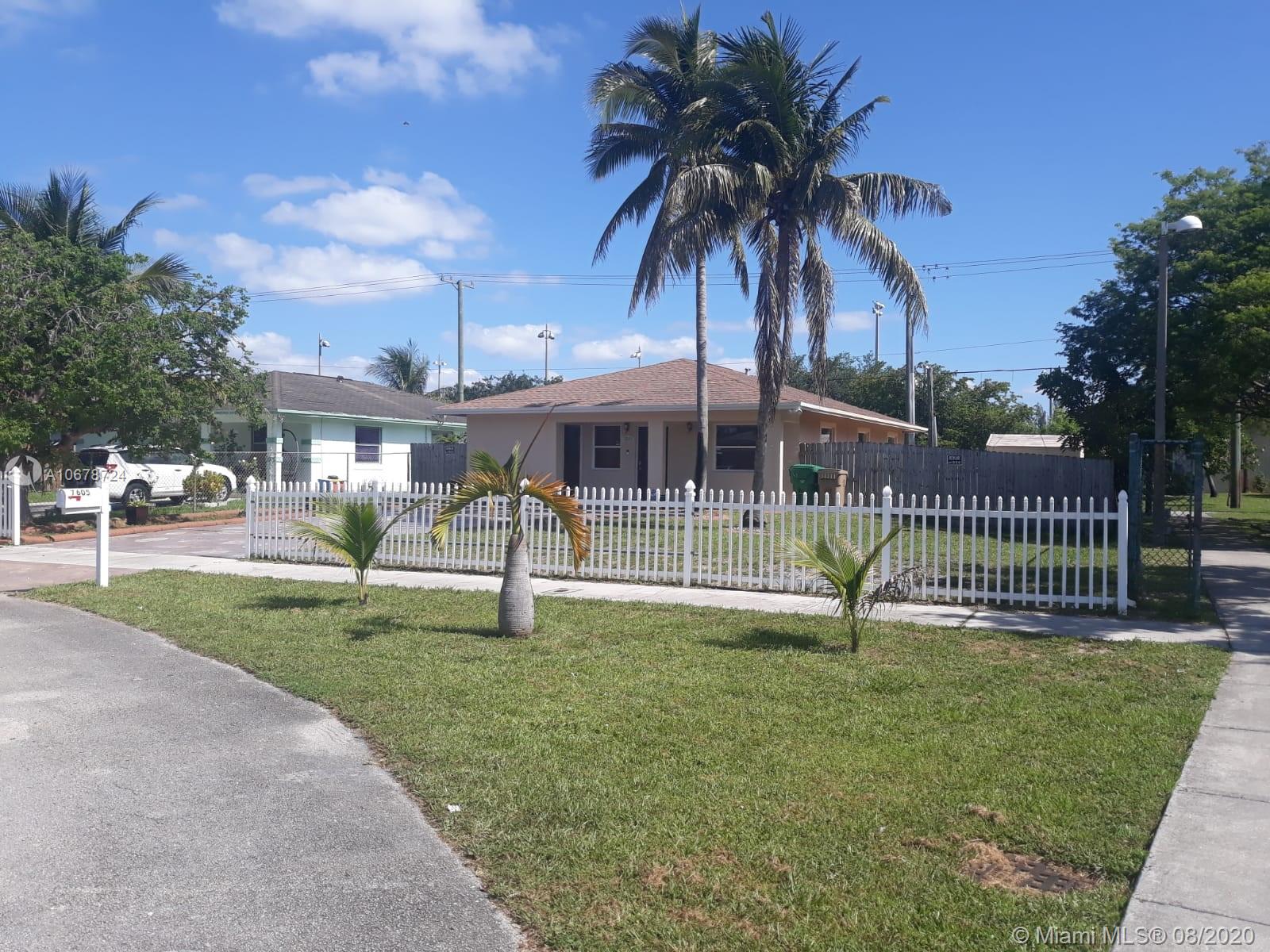 7605 NW 32nd Pl, Davie, FL 33024