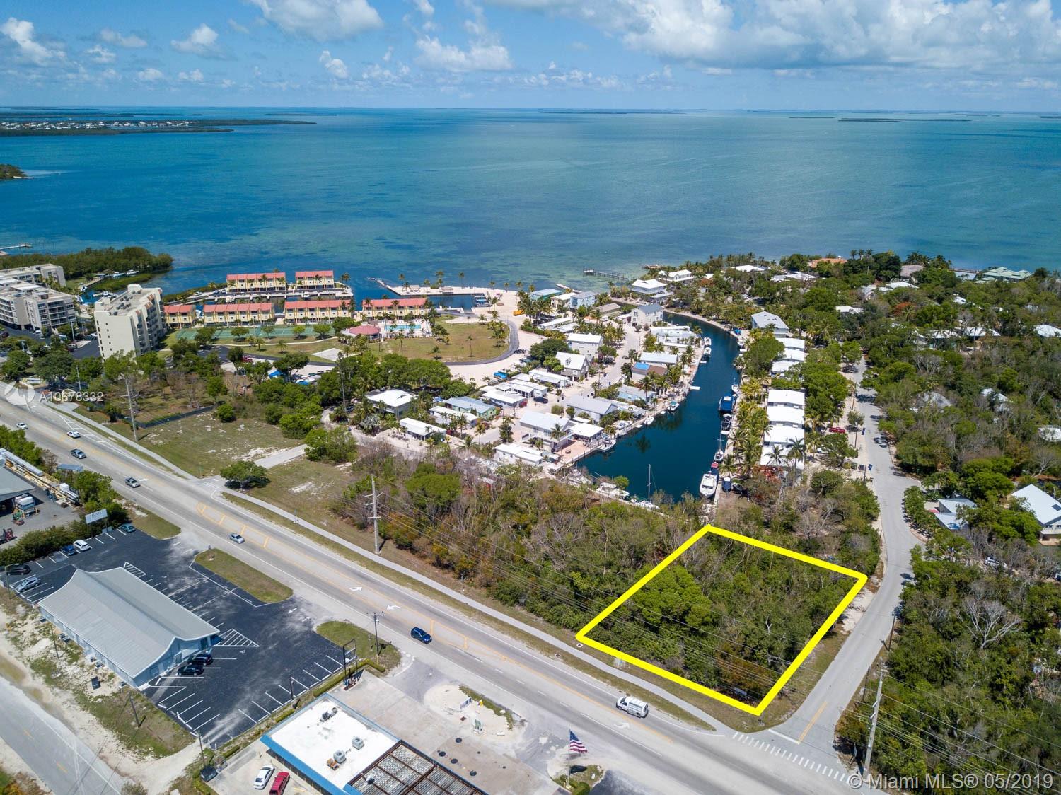 MM 88.64 Overseas Hiwy & Monroe Dr, Islamorada, FL 33070