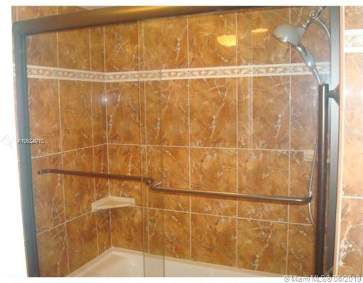 Davie, FL 33324,9430 Tangerine Pl #403