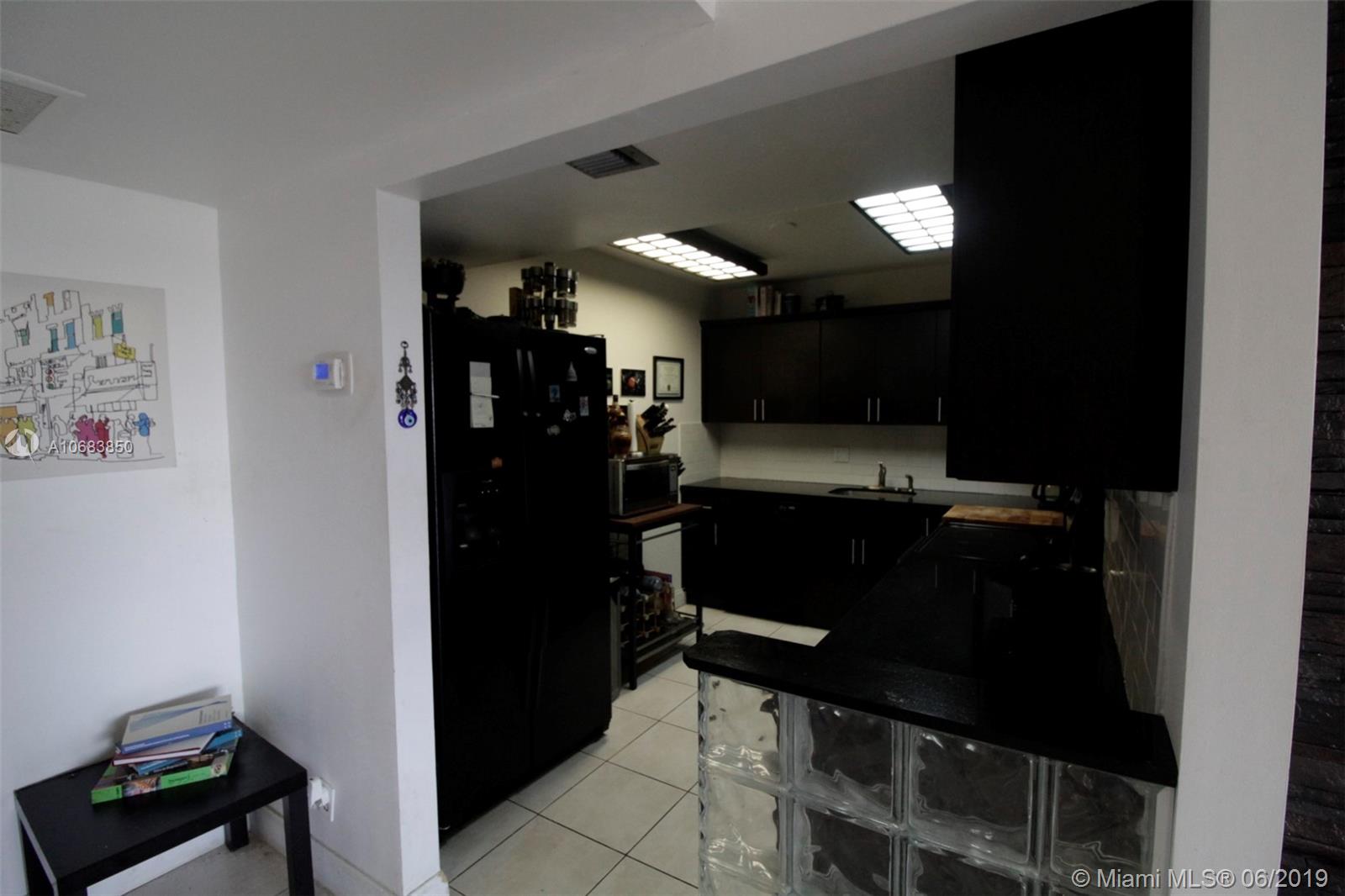 Hallandale Beach, FL 33009,2500 PARKVIEW DR #915