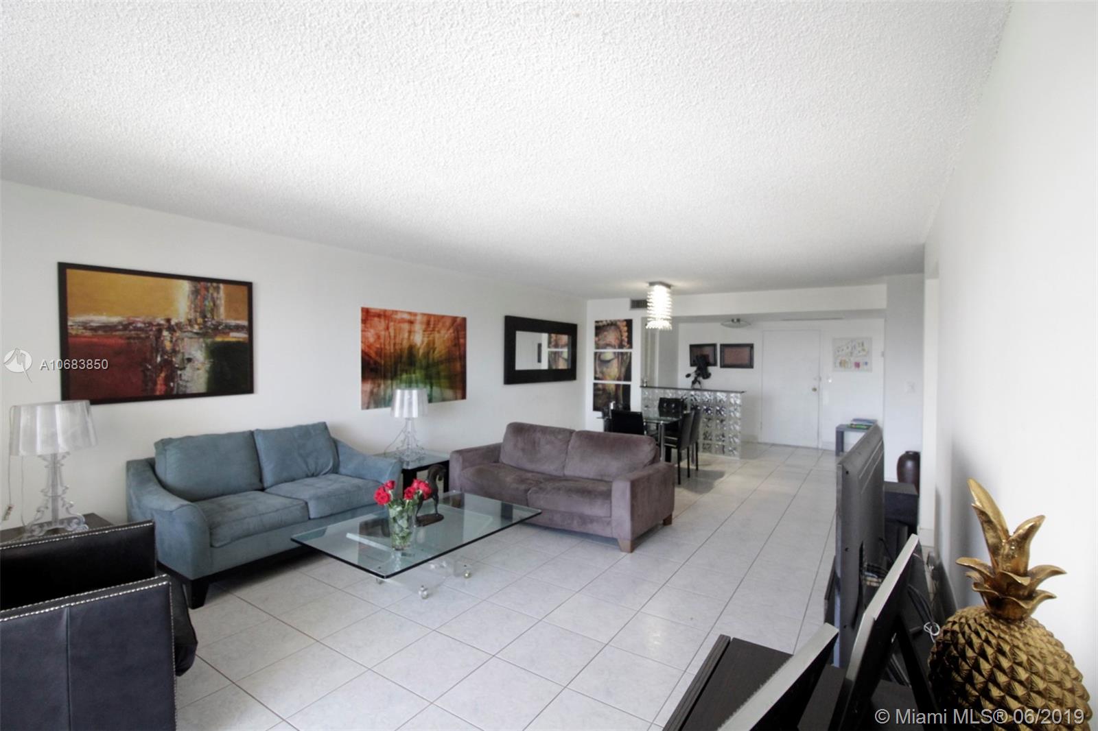 Hallandale Beach, FL 33009,2500 PARKVIEW DR #915