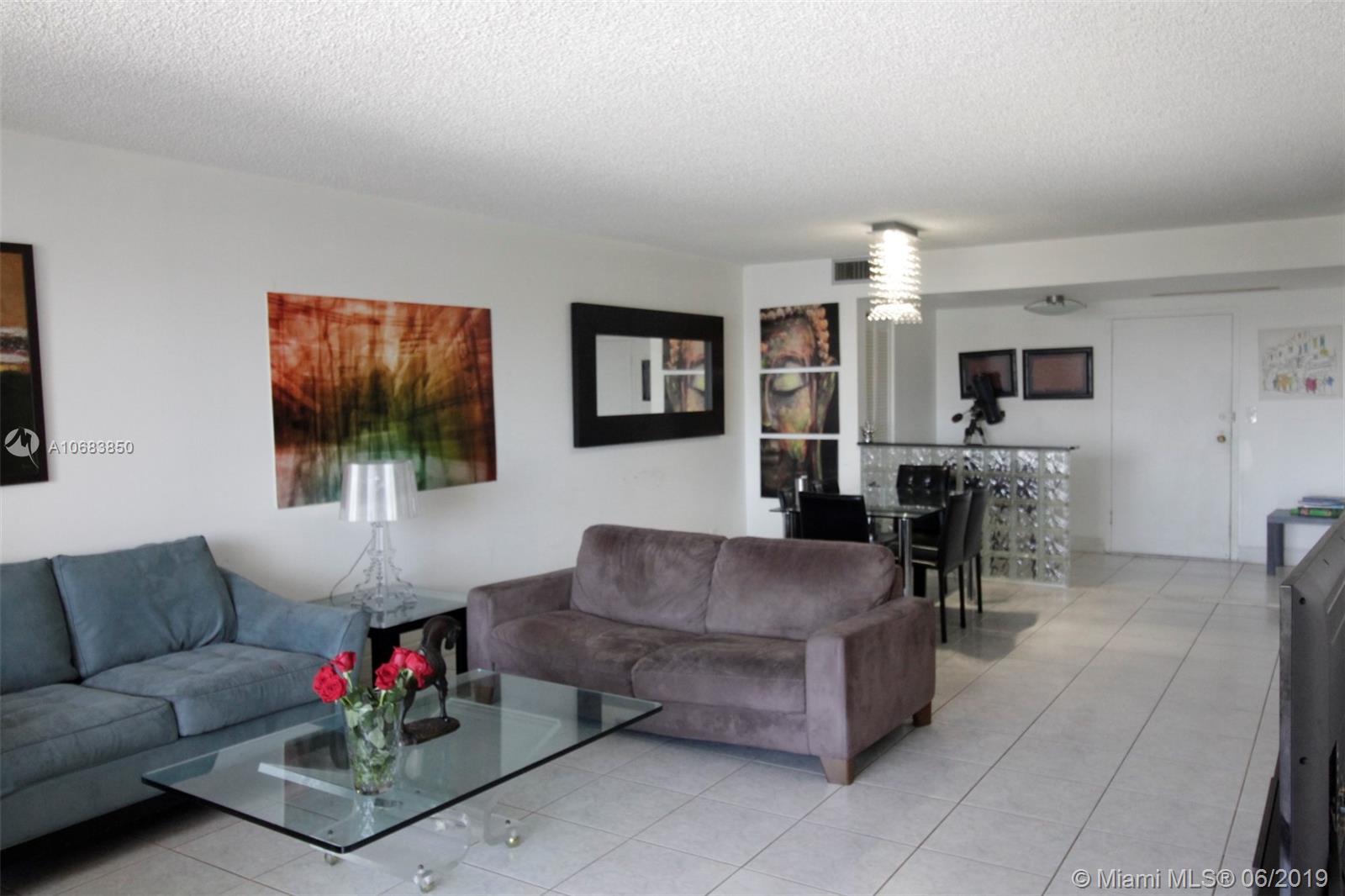 Hallandale Beach, FL 33009,2500 PARKVIEW DR #915