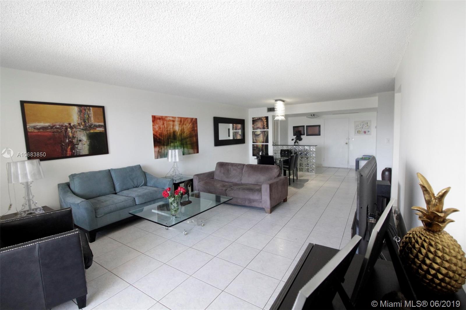 Hallandale Beach, FL 33009,2500 PARKVIEW DR #915