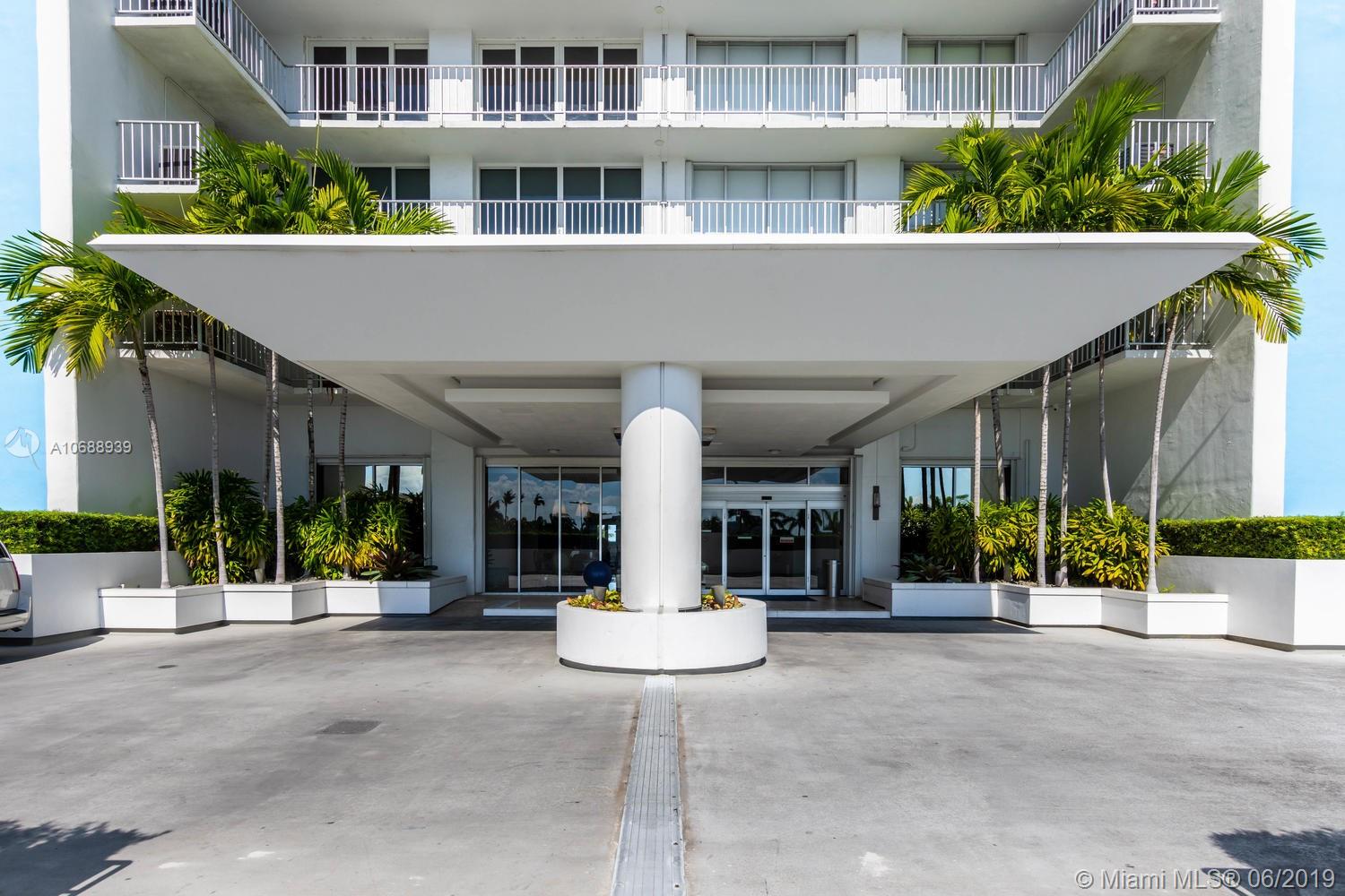 Key Biscayne, FL 33149,881 Ocean Dr #22D