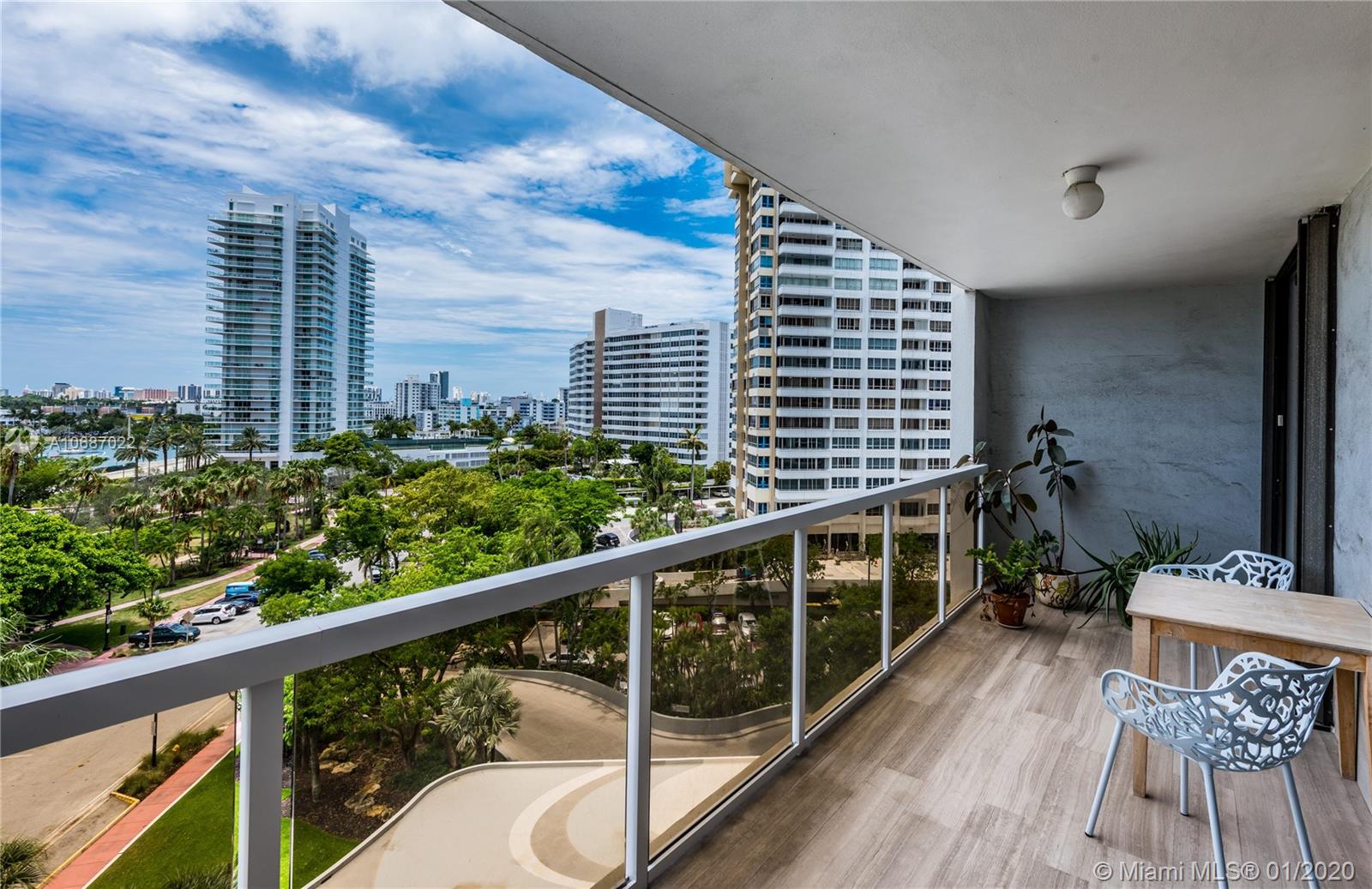 Miami Beach, FL 33139,9 Island Ave #814