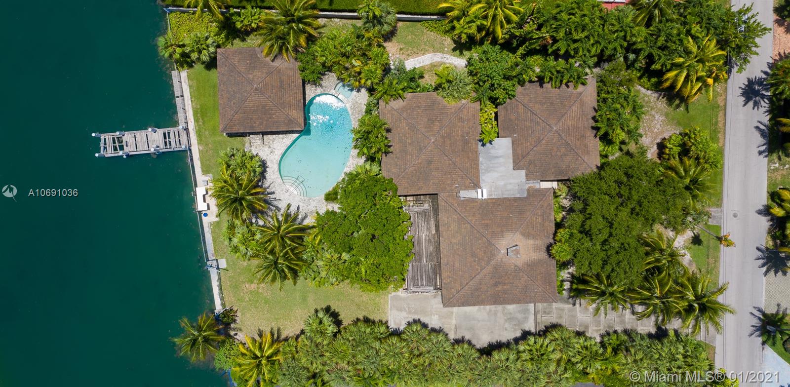 Key Biscayne, FL 33149,511 N Mashta Dr