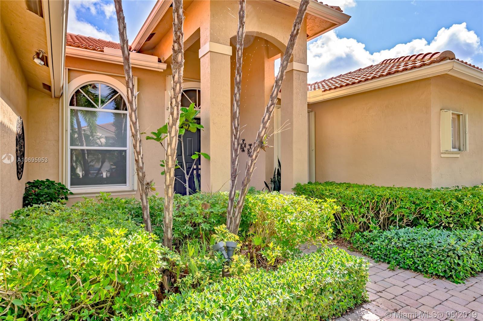 Weston, FL 33327,1625 Victoria Pointe Cir