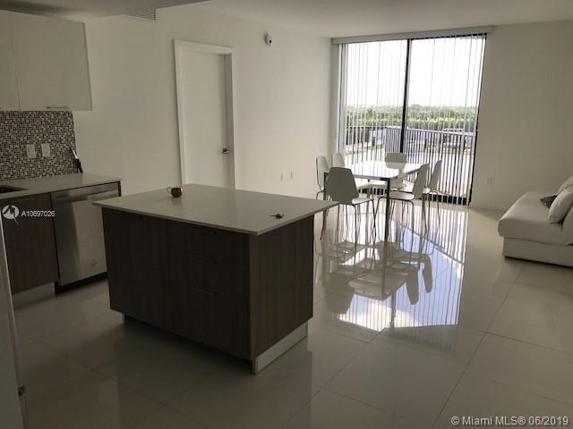 Doral, FL 33166,5252 PASEO #404