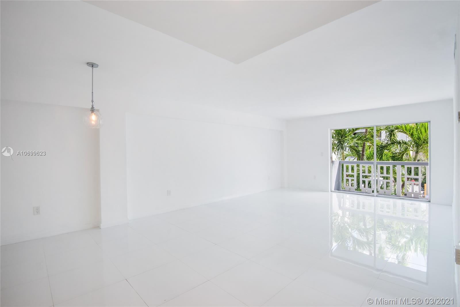 Miami Beach, FL 33139,1662 Lincoln Ct #208