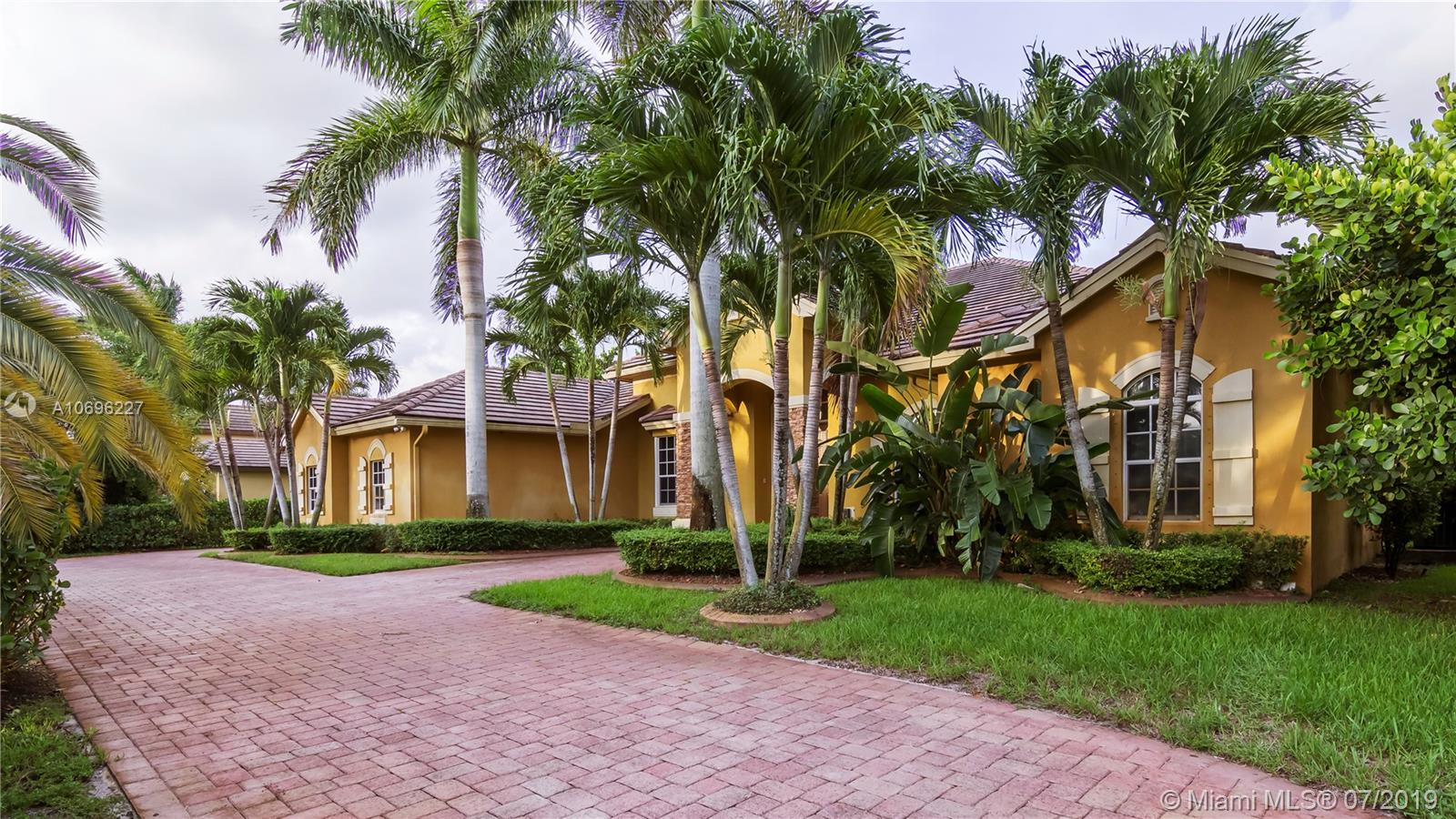4278 Derby Dr, Davie, FL 33330