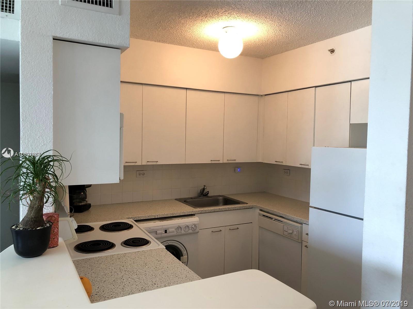 Miami Beach, FL 33139,1500 Bay Rd #220S