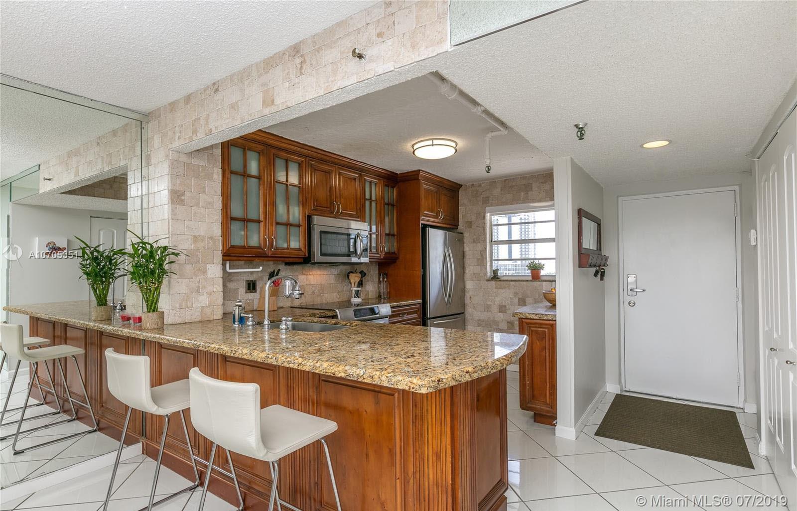 Sunny Isles Beach, FL 33160,17900 N Bay Rd #PH-6