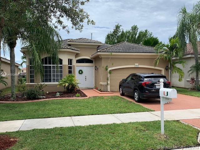 19454 SW 67th St, Pembroke Pines, FL 33332