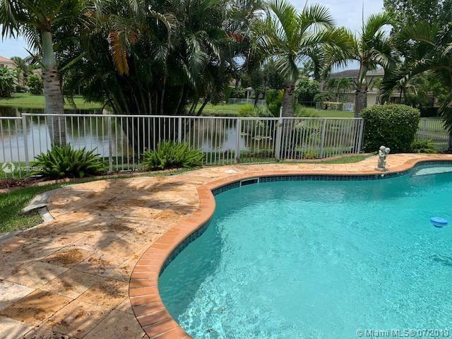 Pembroke Pines, FL 33332,19454 SW 67th St