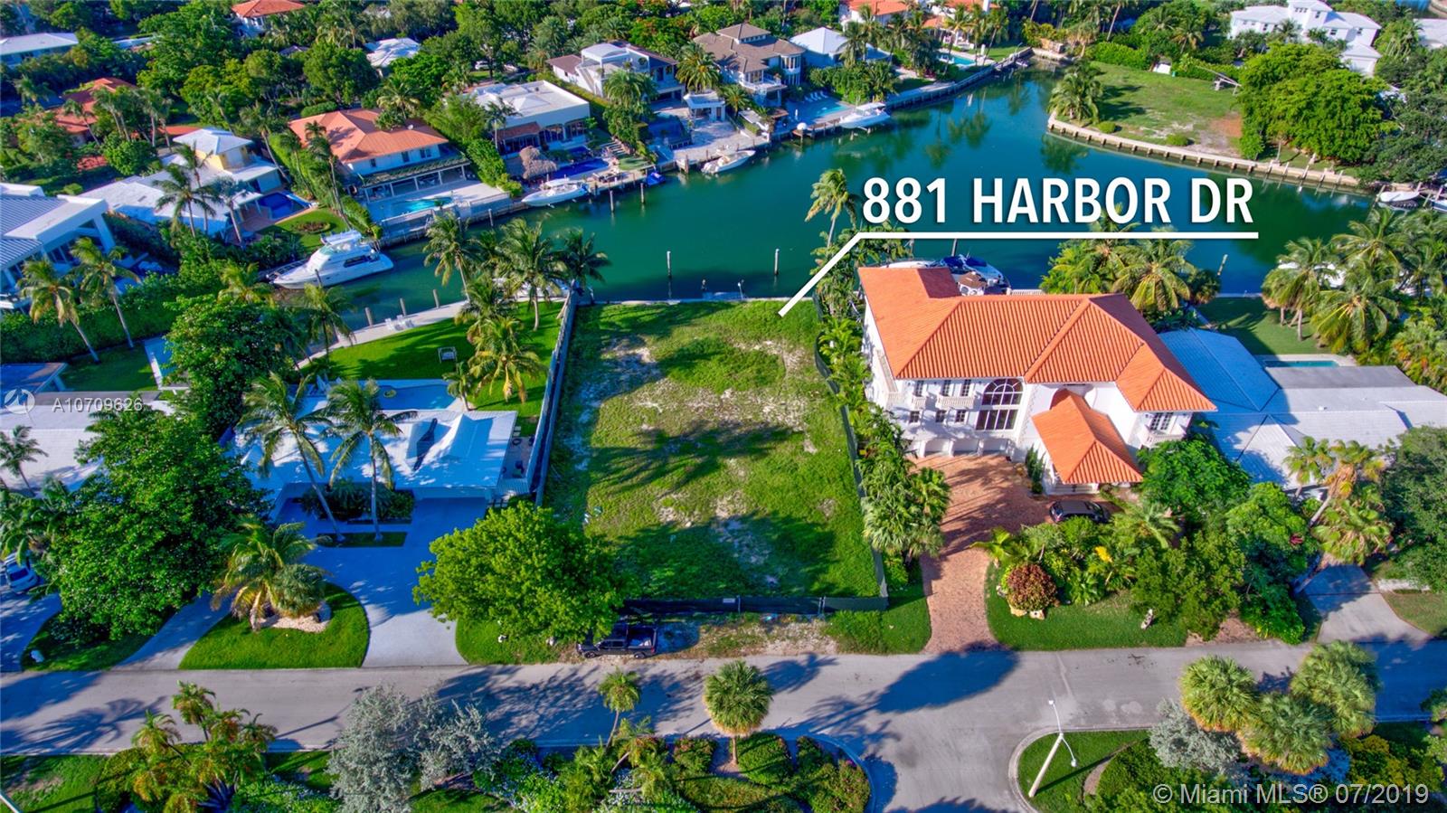 Key Biscayne, FL 33149,881 Harbor Dr