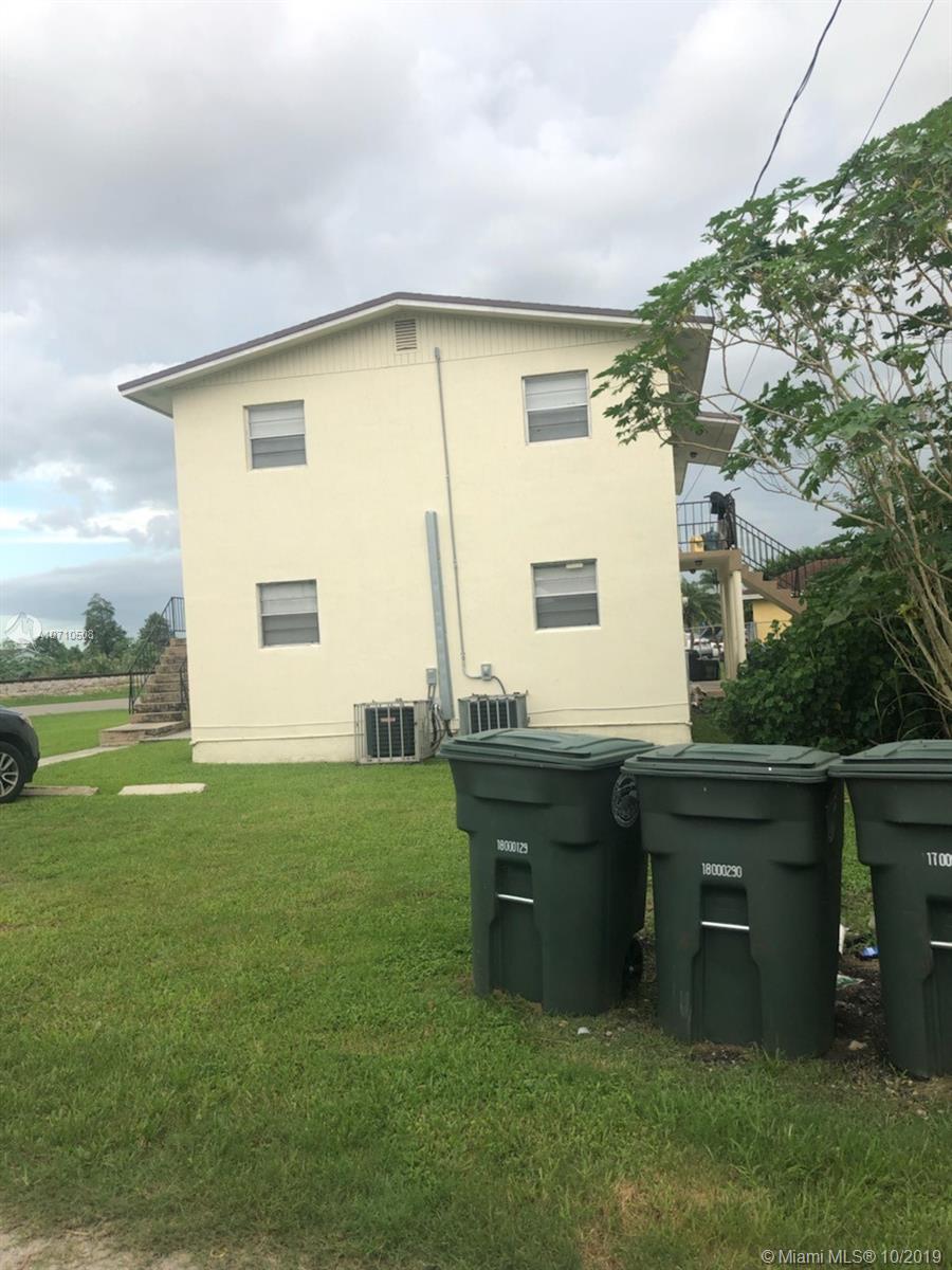 Belle Glade, FL 33430,124 NW 12th Dr