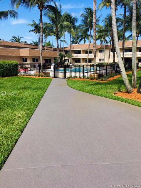 Palmetto Bay, FL 33176,14500 SW 88th Ave #105