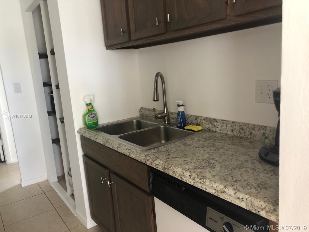 Lauderhill, FL 33319,3670 Inverrary Dr #2L