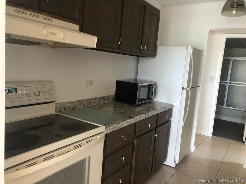 Lauderhill, FL 33319,3670 Inverrary Dr #2L