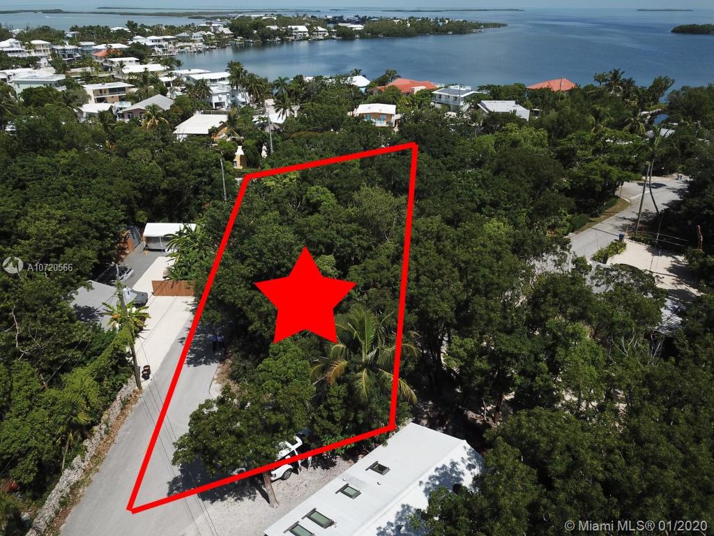 13 Pirates Dr, Key Largo, FL 33037