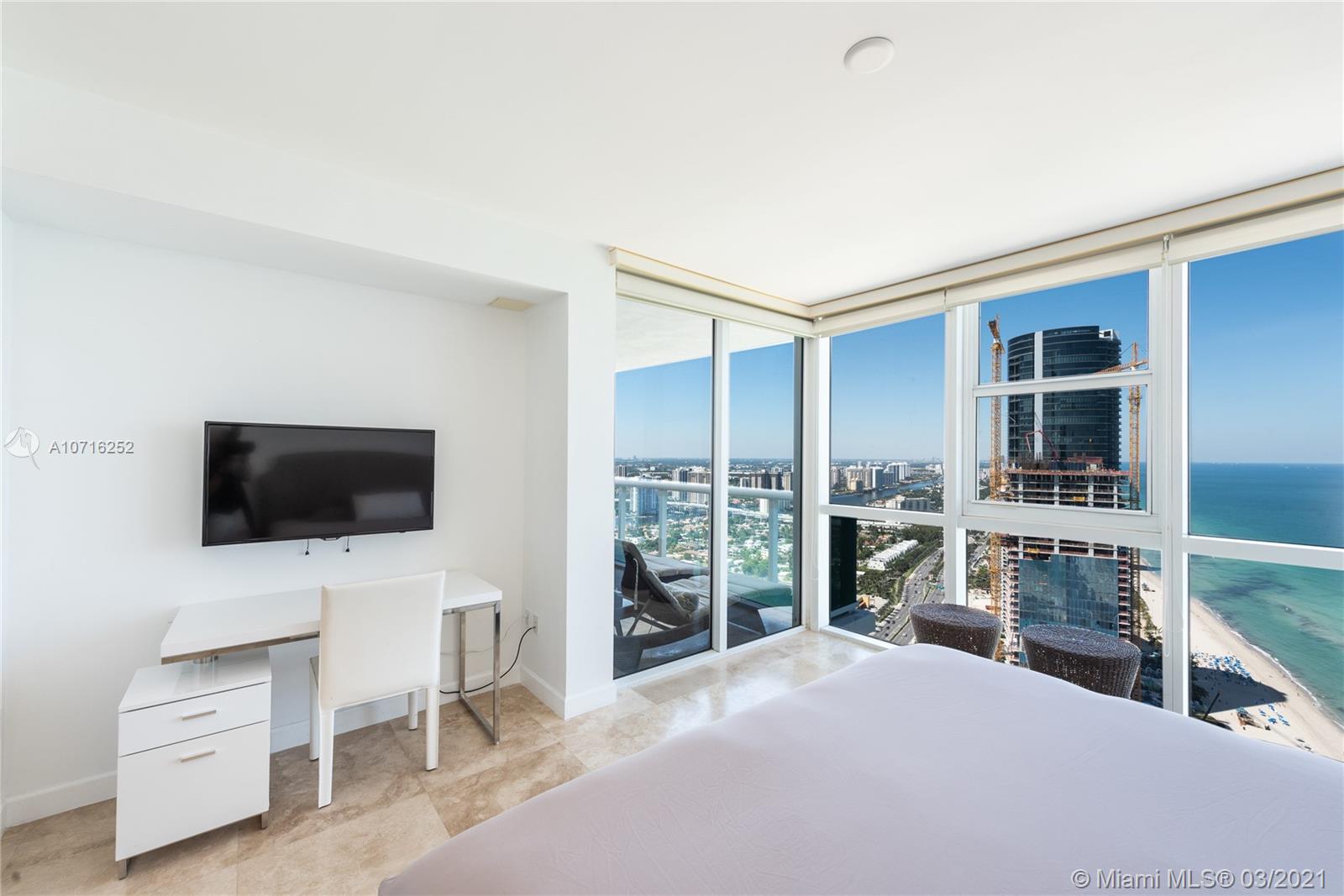 Sunny Isles Beach, FL 33160,18201 Collins Ave #PH5302