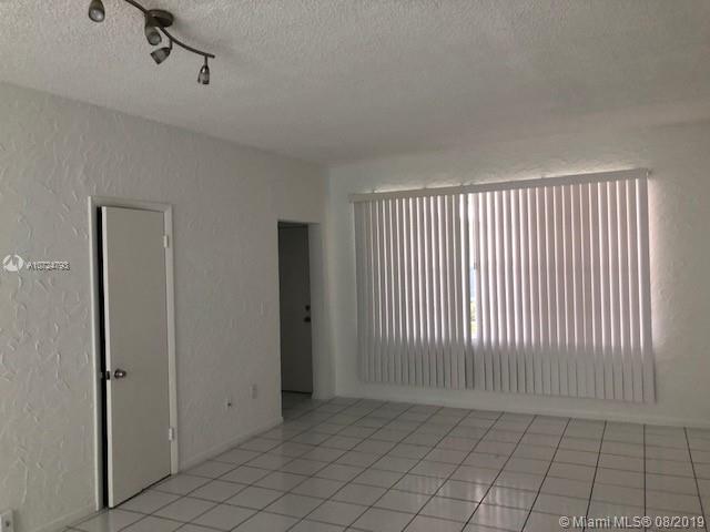 Miami Beach, FL 33141,6881 Bay Dr #2