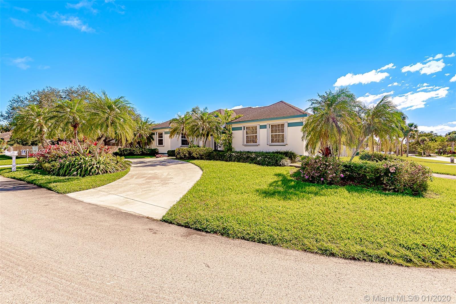 8750 SW 166th St, Palmetto Bay, FL 33157