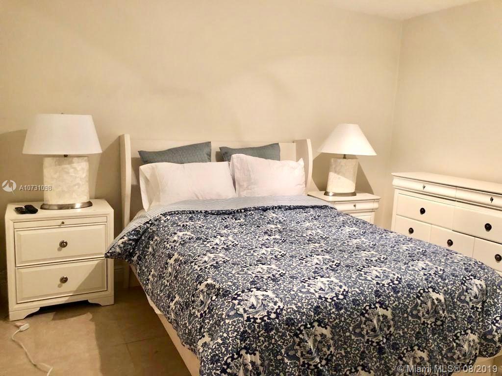 Remodeled 1 bed/1 bath rental with fully furnished, kitchen utensils... S/S appliances. Walking distance to the beach, restaurants, supermarket, shopping, park, and Community Center, Please txt LA for a showing.  Short-term available rental included utilities, wi-fi, and cable. Call LA for the price!