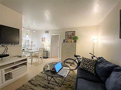 100 Sunrise Dr 6, Key Biscayne, Florida 33149, 1 Bedroom Bedrooms, ,1 BathroomBathrooms,Residentiallease,For Rent,100 Sunrise Dr 6,A10731098