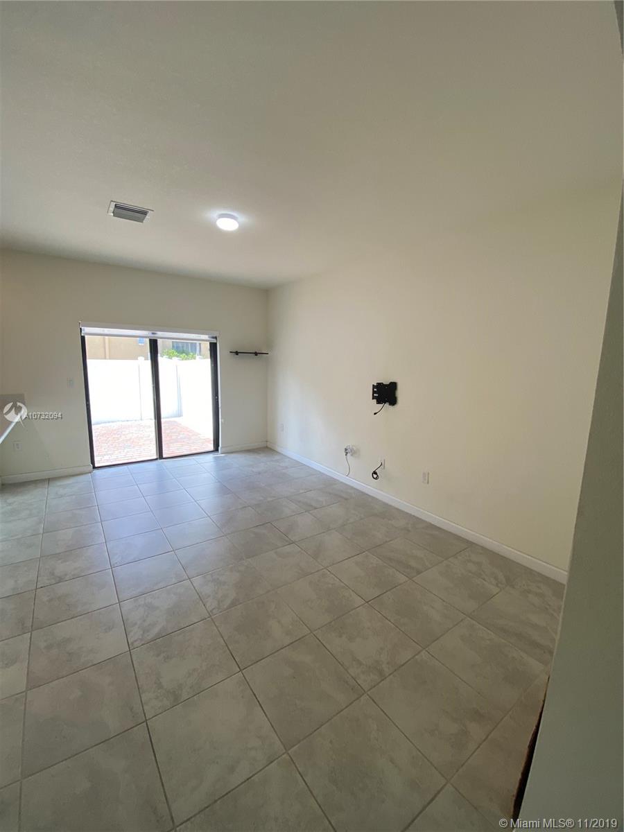 Hialeah, FL 33018,9272 W 33rd Ct #9272