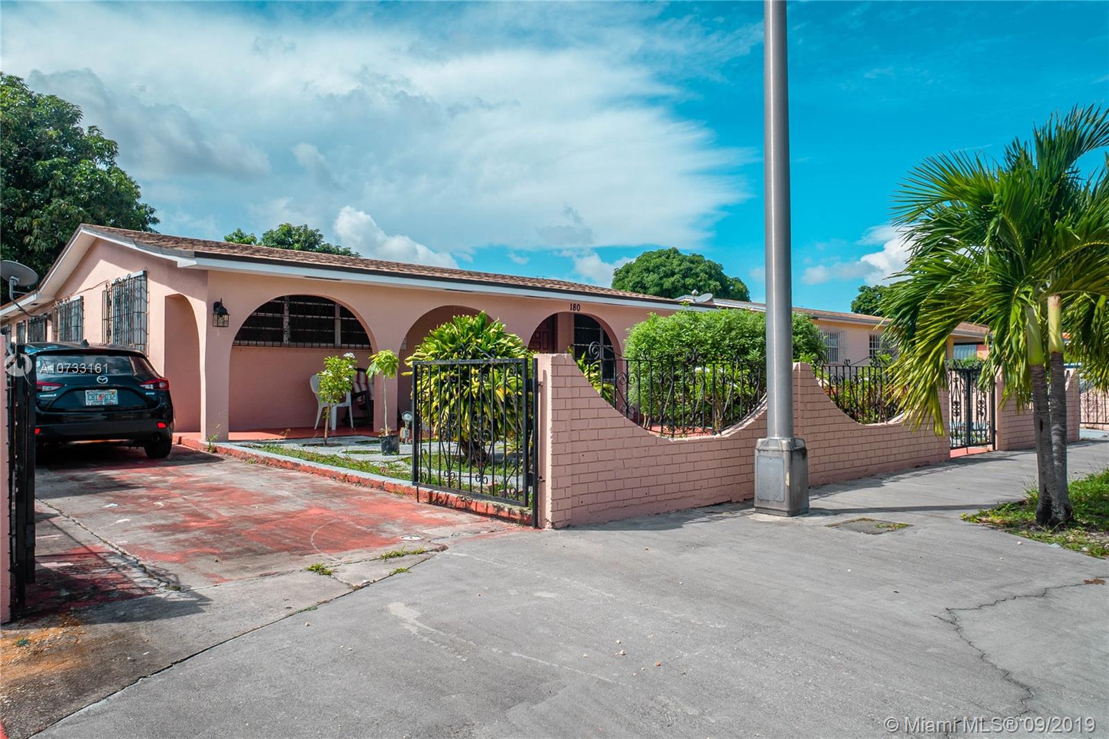 180 E 56th St, Hialeah, FL 33013