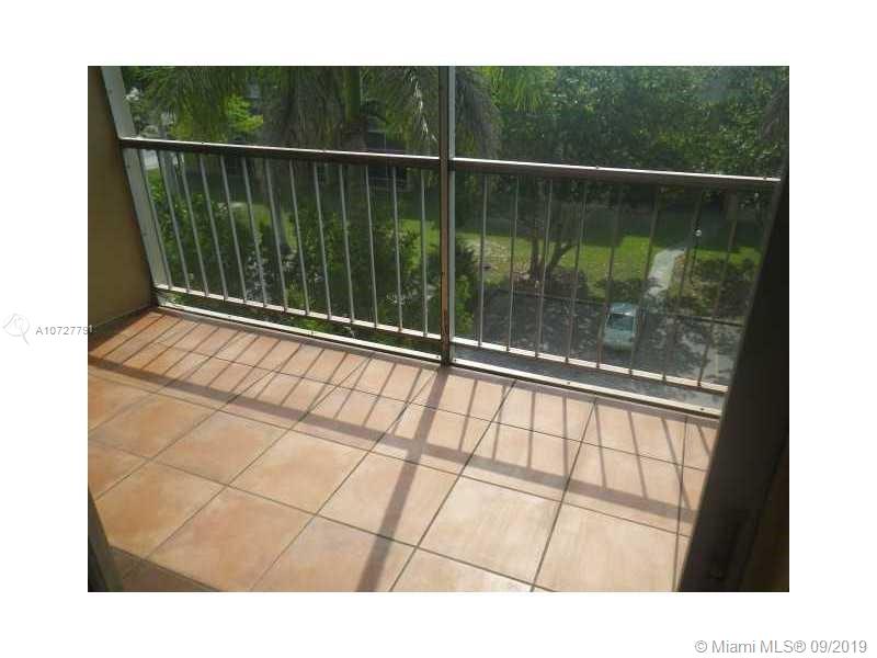 Hialeah, FL 33015,6960 Miami Gardens Dr #2-322