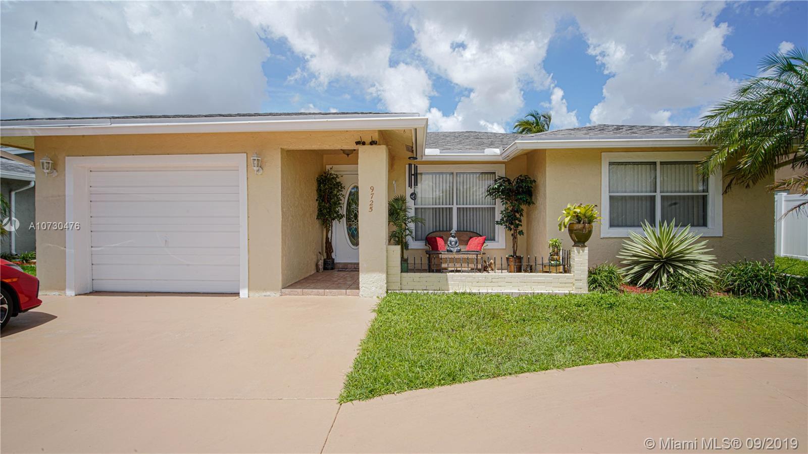 9725 NW 83rd St, Tamarac, FL 33321