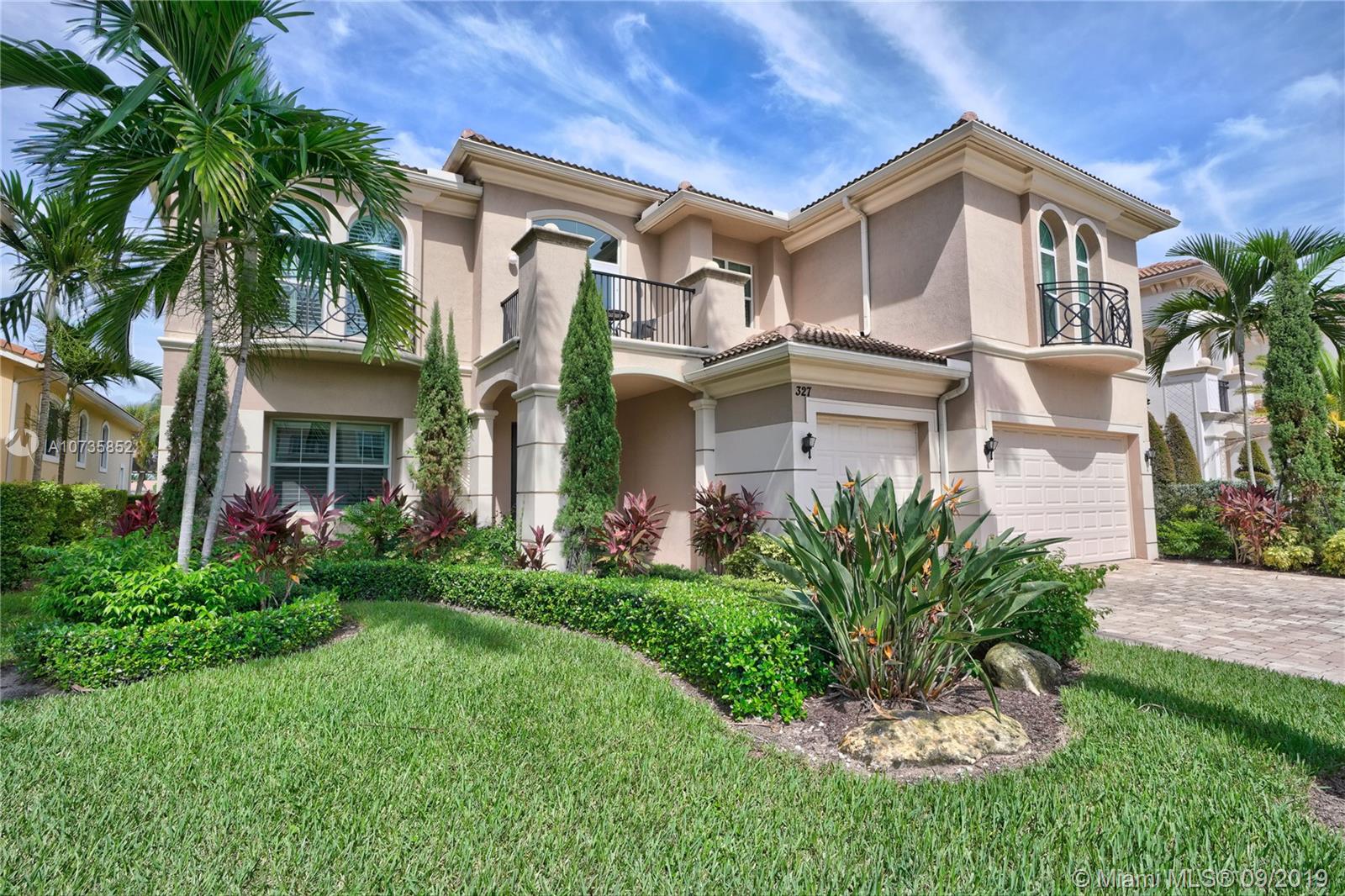 327 Charroux Dr, Palm Beach Gardens, FL 33410