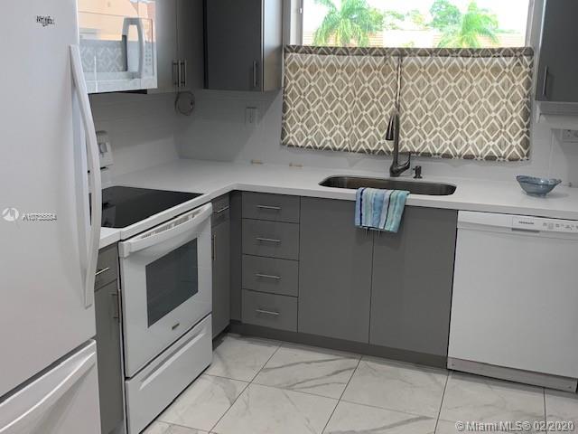 Sunrise, FL 33322,9300 Sunrise Lakes Blvd #309