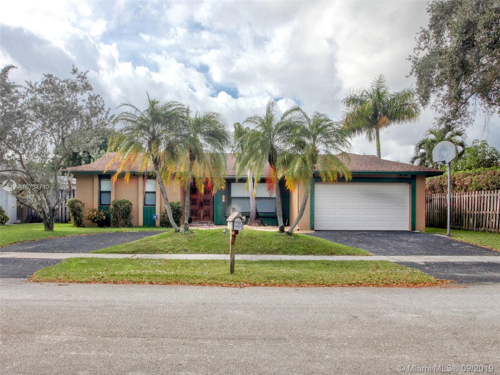 621 NW 76th Ter, Plantation, FL 33324