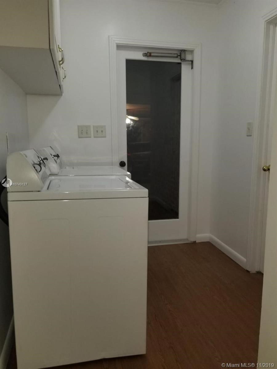 Other City - In The State Of Florida, FL 32064,1211 Pine Ave SW