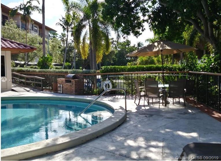 Key Biscayne, FL 33149,101 OCEAN LANE DR #2016